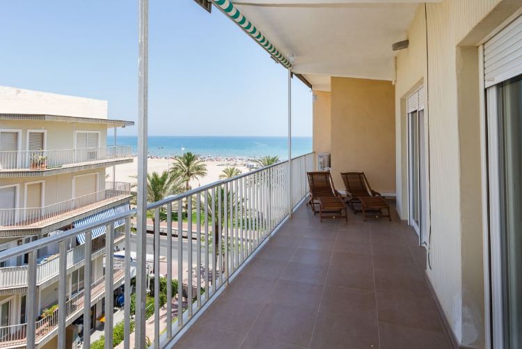 ESTILO EN PRIMERA LÍNEA DE PLAYA