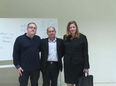 Gema y Alex con moises r