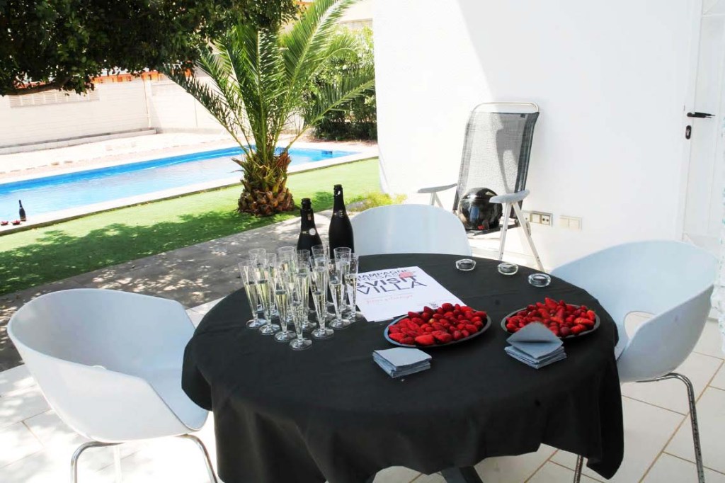 FRESAS, CHAMPÁN AND VISIT THE&nbsp;VILLA