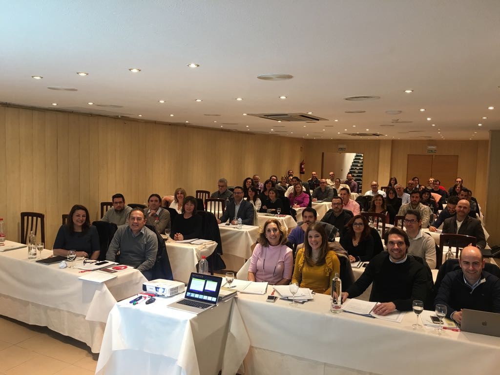 UNA AGENTE INMOBILIARIA CRS&nbsp;+